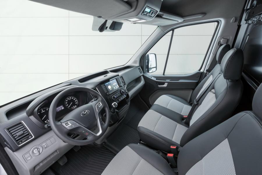 Интерьер Hyundai H350 Pharmamobil 2017 года  (фото 9 из 11)